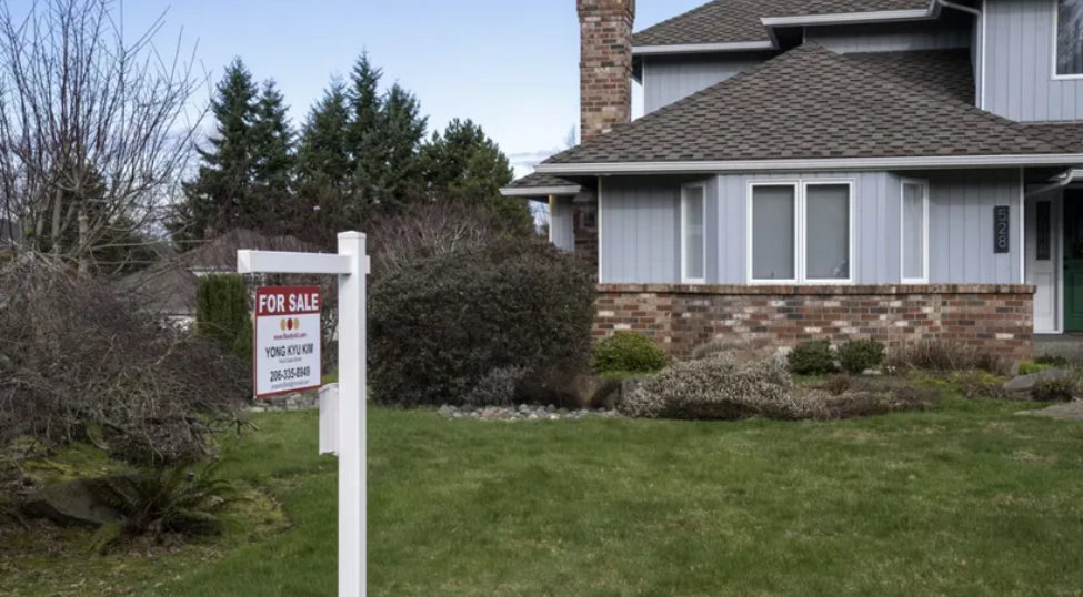 Wall Street Thinks U.S. Homes Are Overpriced