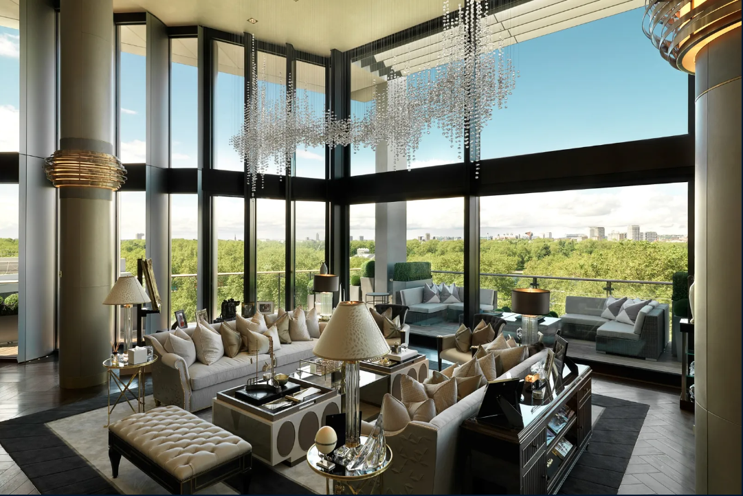 Duplex penthouse located in iconic One Hyde Park (Price $ 224,358,974)