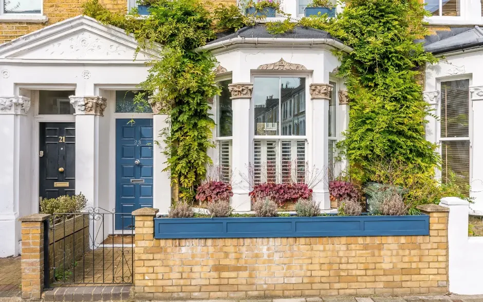 Billionaires Eye London Rentals As Rates, Taxes Dent Buying Mood